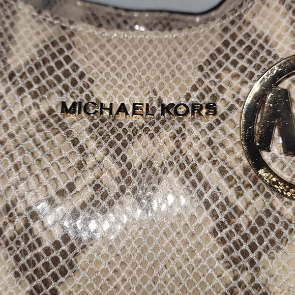 Michael Kors Beige Snake-Print Shoulder Bag - Picture 2 of 6
